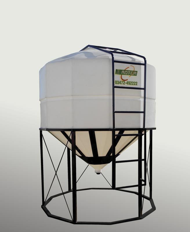 Silo plástico de 6.400 Lts.