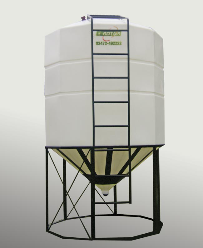 Silo plástico de 9.400 Lts.