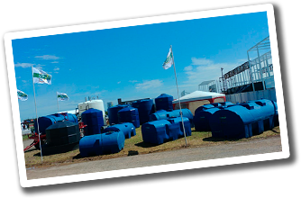 Tanques de plástico.